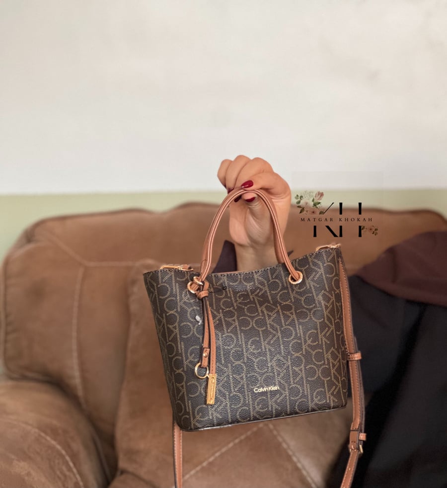 حقيبة كالفن كلاين مع محفظه
