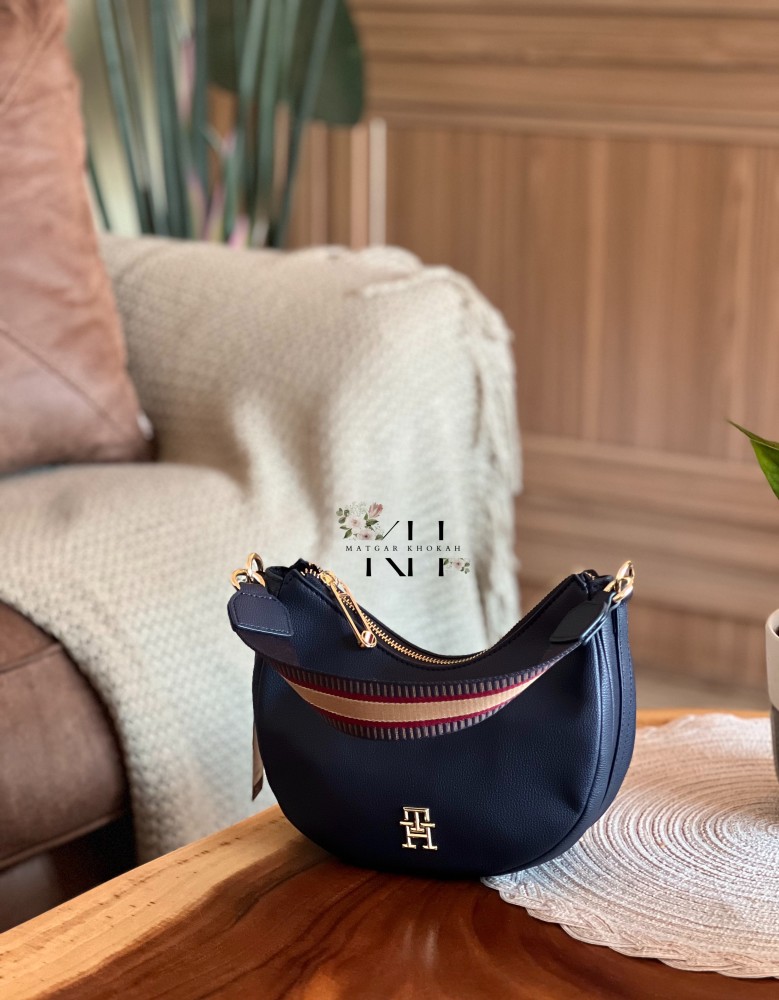حقيبة tommy hilfiger سمول كحلي