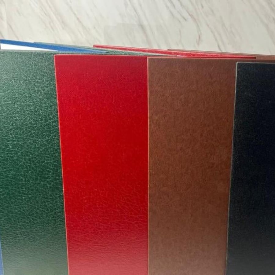 كتاب او مجلة او دفتر عقد قران