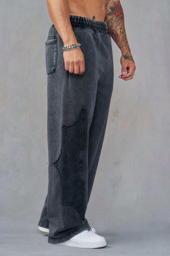 بنطلون رياضي انقلا ( سويت بانتس يونقلا ) باتمان رمادي - Youngla Batman sweatpants