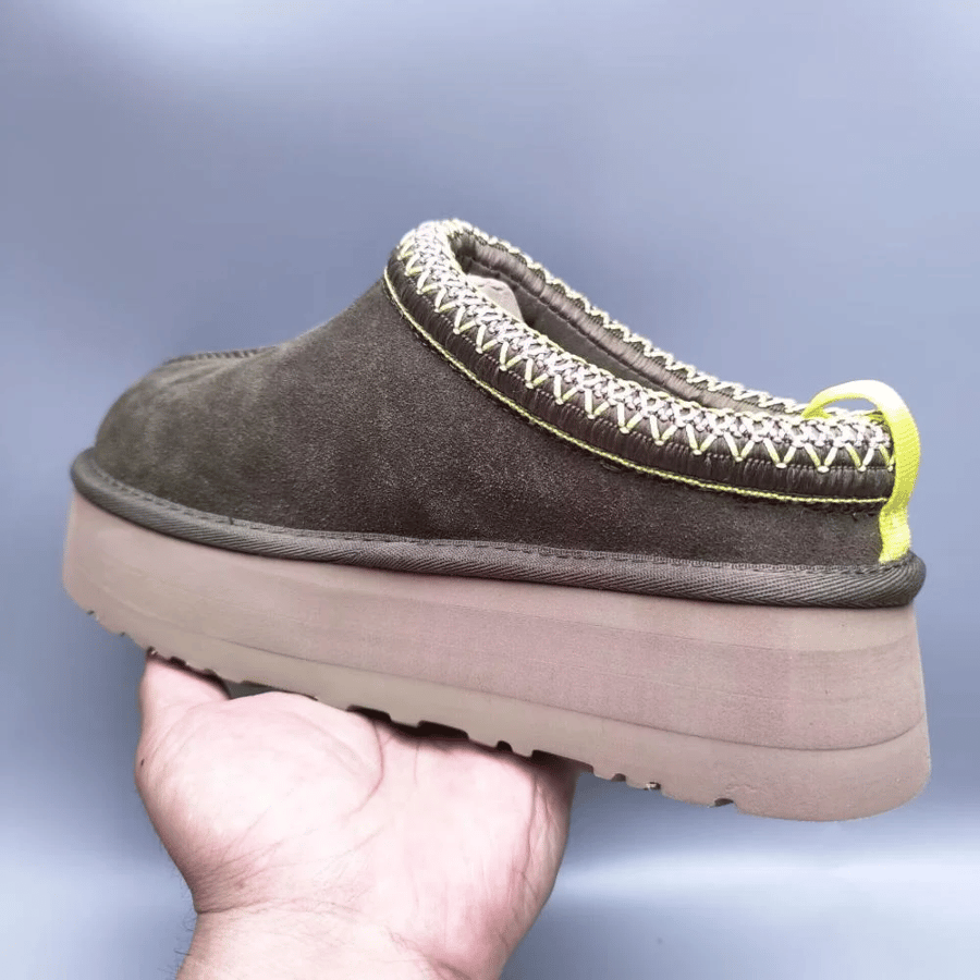 حذاء شتوي  UGG