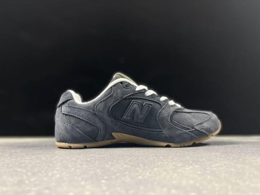 حذاء نيو بالانس ميو ميو | New Balance x Miu Miu   نسخ