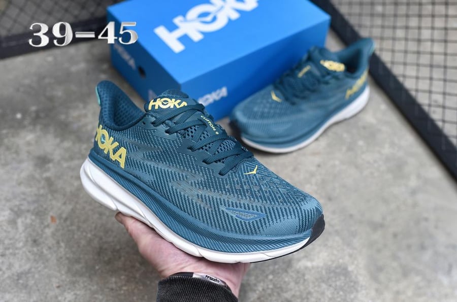 حذاء HOKA Clifton 9
