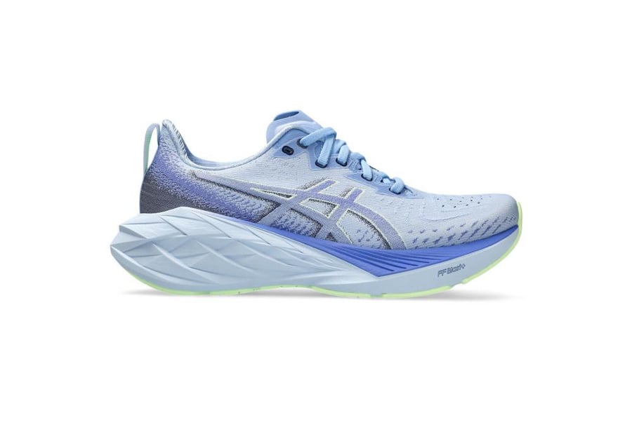 ASICS Novablast 4 shoe