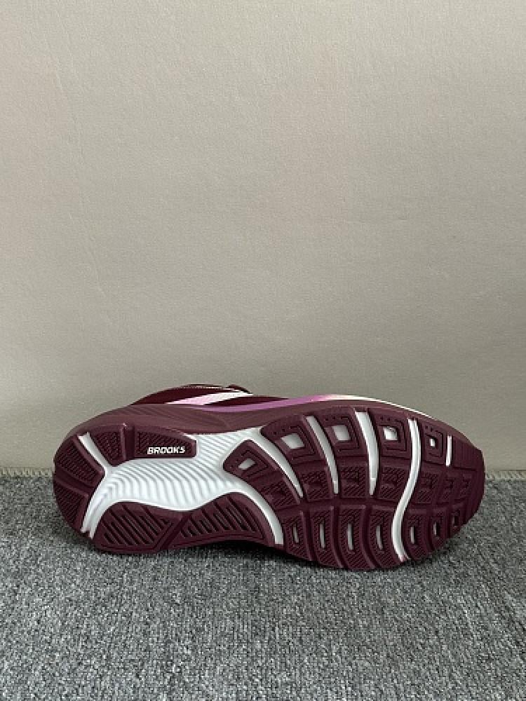 حذاء بروكس Brooks Ghost 17