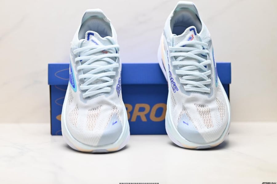 حذاء بروكس Brooks Hyperion Max 3