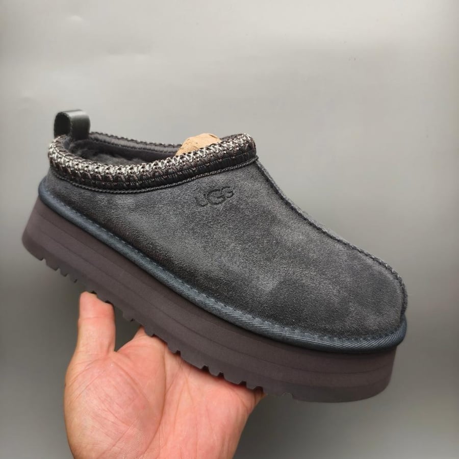 حذاء شتوي  UGG