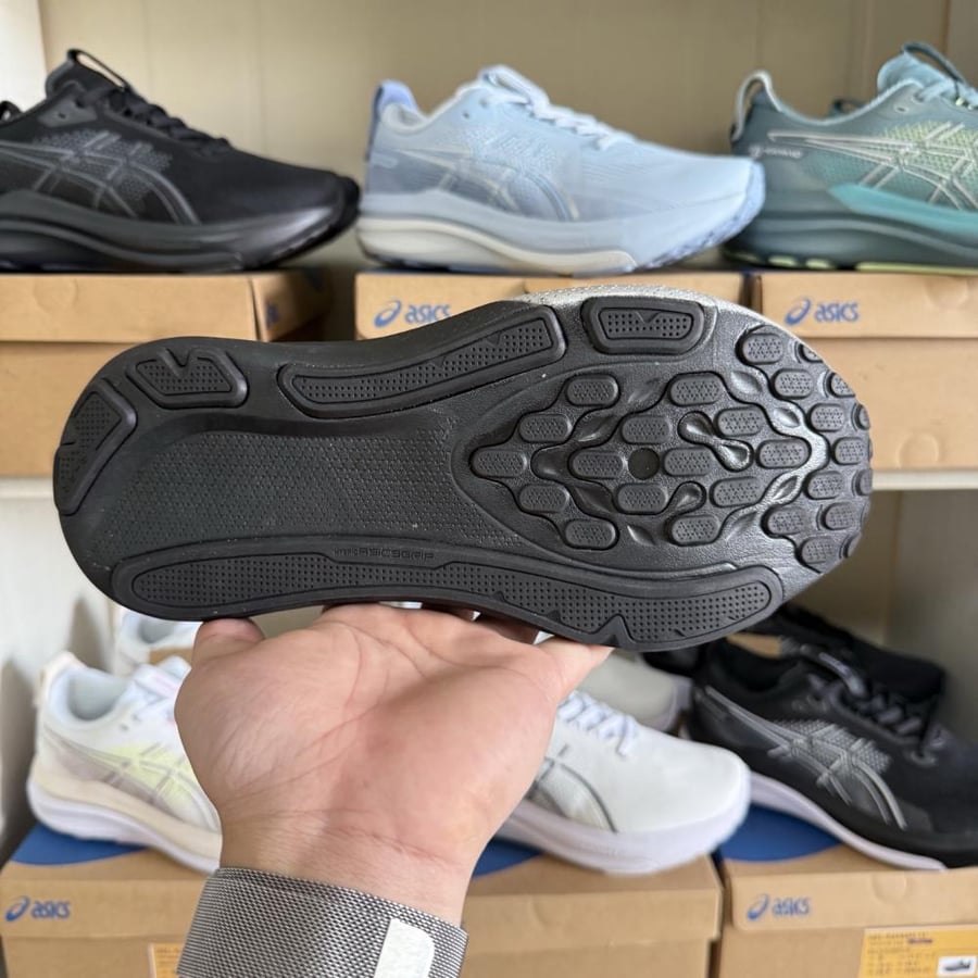 ASICS GEL-KAYANO 33