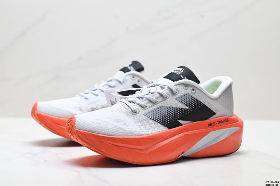 حذاء  New Balance FuelCell Rebel v5