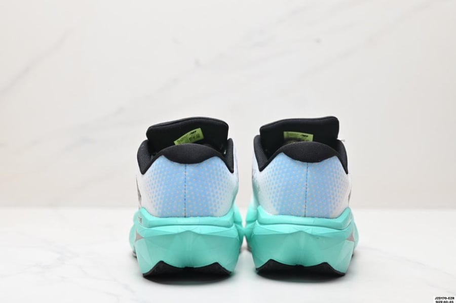 حذاء  New Balance FuelCell Rebel v5