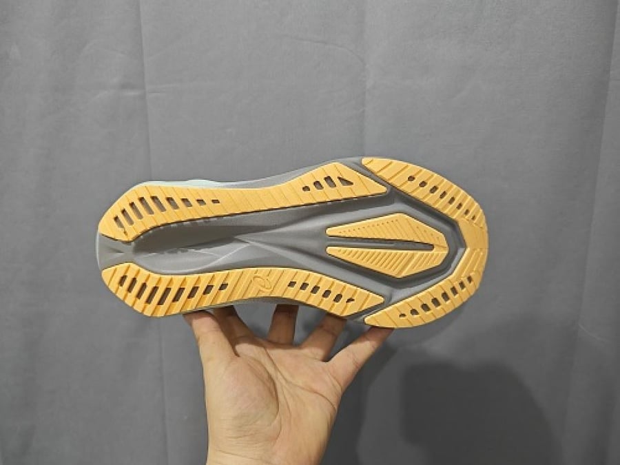 حذاء ASICS NOVABLAST 5 | أسيكس نوفابلاست 5