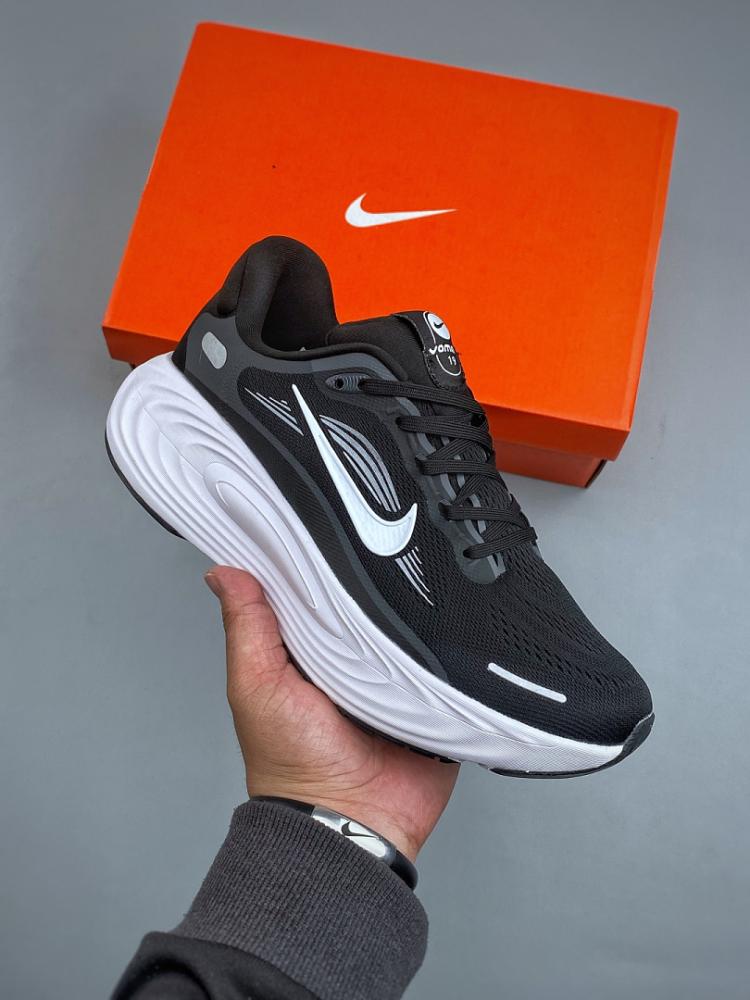 حذاء Nike Vomero Plus | نايكي فوميرو بلس