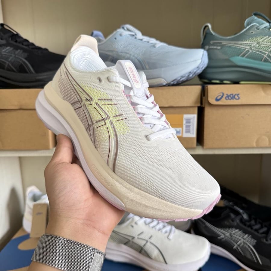 ASICS GEL-KAYANO 33