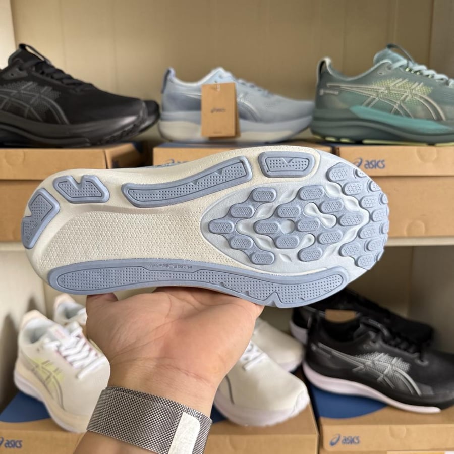 ASICS GEL-KAYANO 33