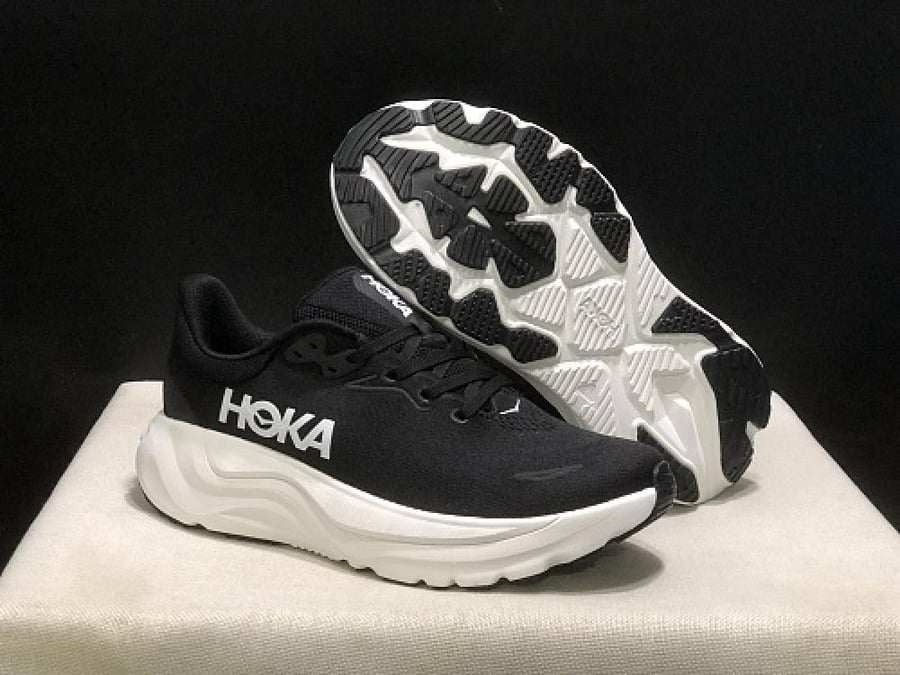 حذاء HOKA Arahi 8
