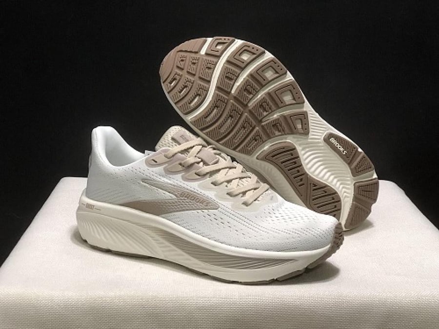 حذاء بروكس Brooks Ghost 17