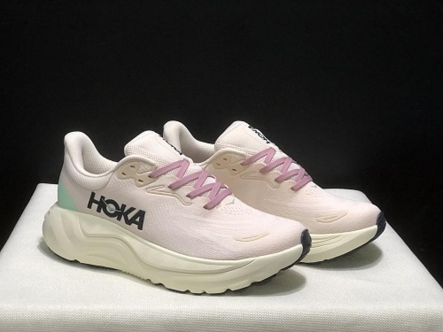 حذاء HOKA Arahi 8