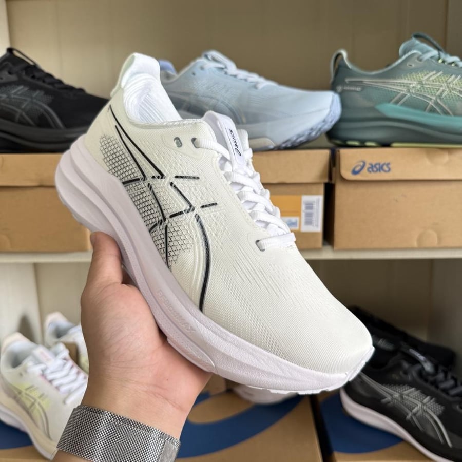 ASICS GEL-KAYANO 33