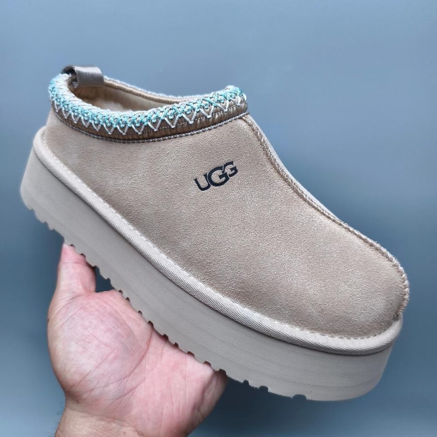 حذاء شتوي  UGG