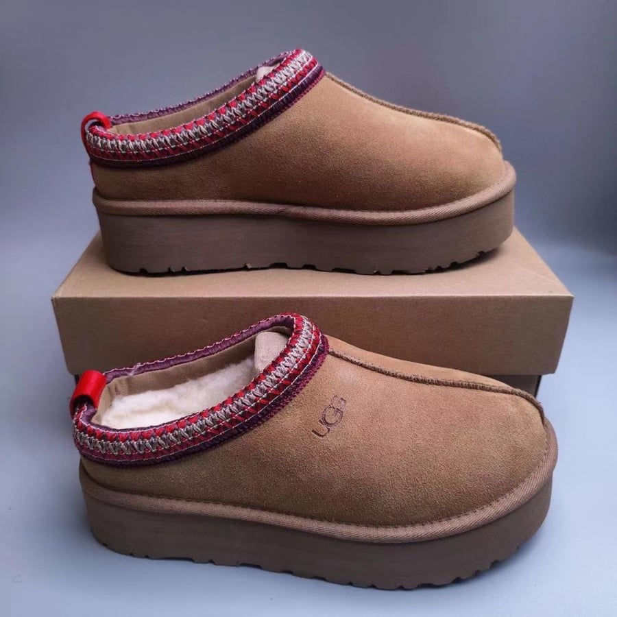 حذاء شتوي  UGG