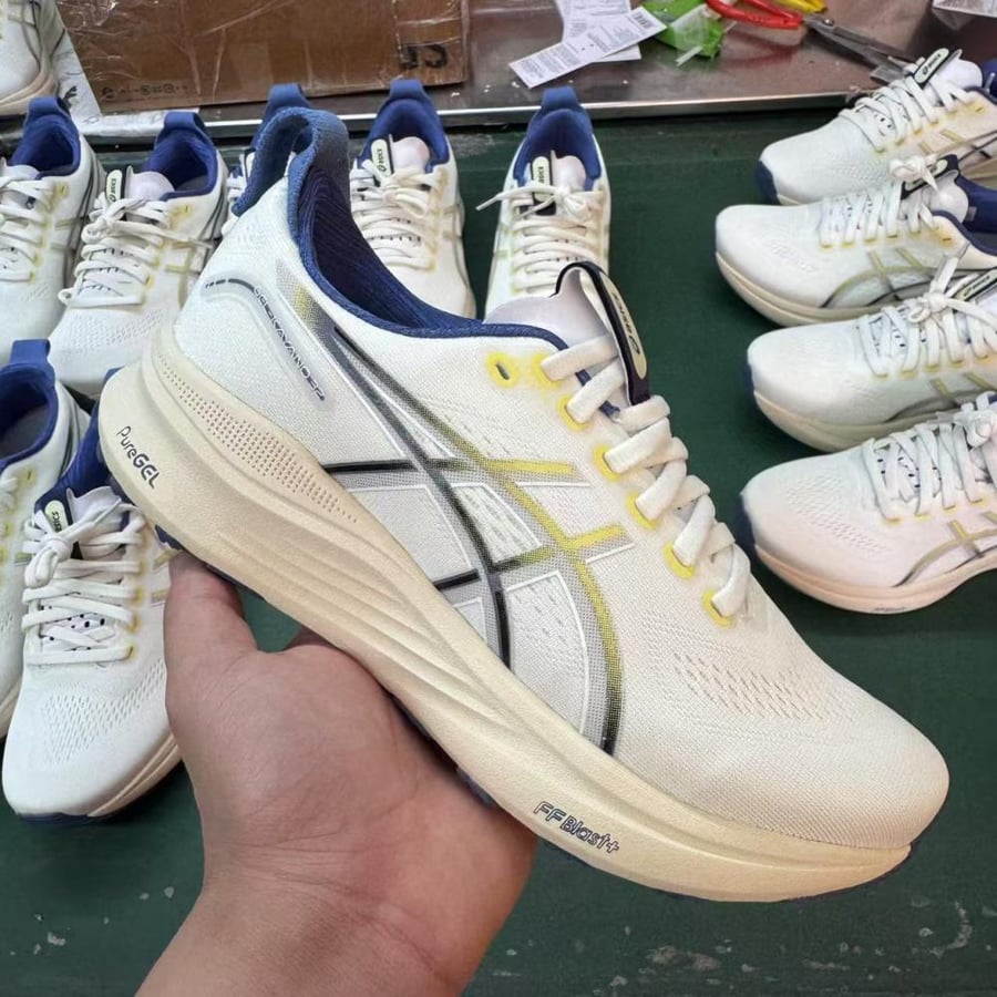 ASICS GEL-KAYANO 32
