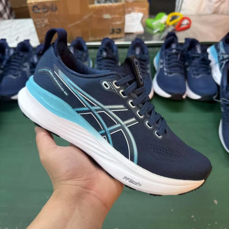 ASICS GEL-KAYANO 32