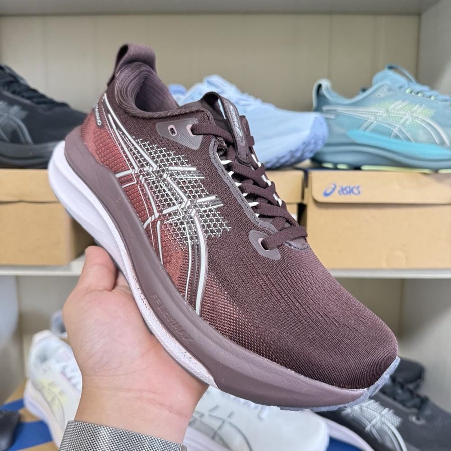 ASICS GEL-KAYANO 33