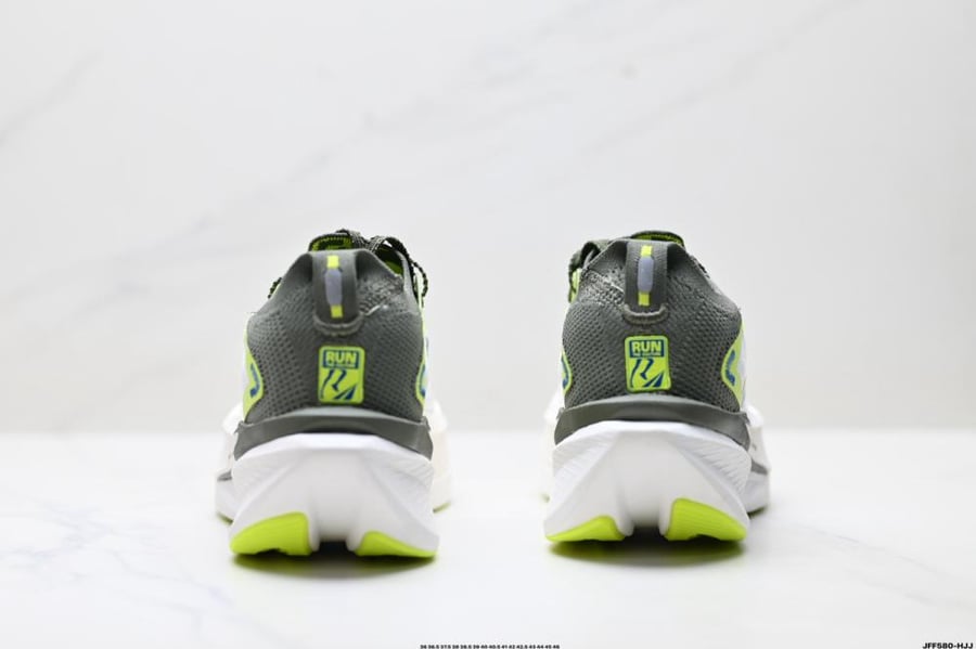 حذاء بروكس Brooks Hyperion Max 3