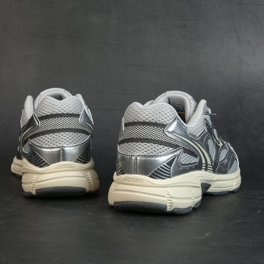 حذاء ميزونو – Mizuno