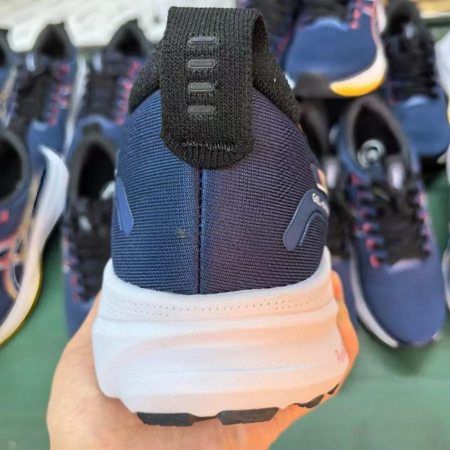ASICS GEL-KAYANO 32
