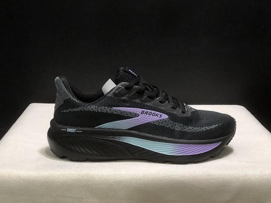 حذاء بروكس Brooks Ghost 17