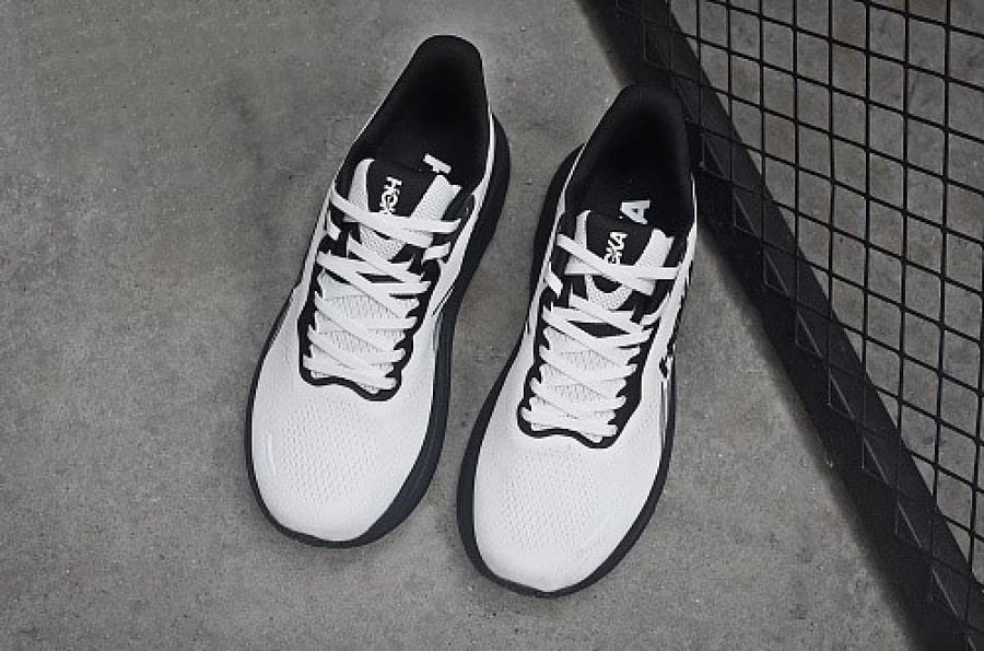 حذاء HOKA Clifton 11