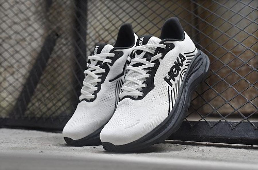 حذاء HOKA Clifton 11