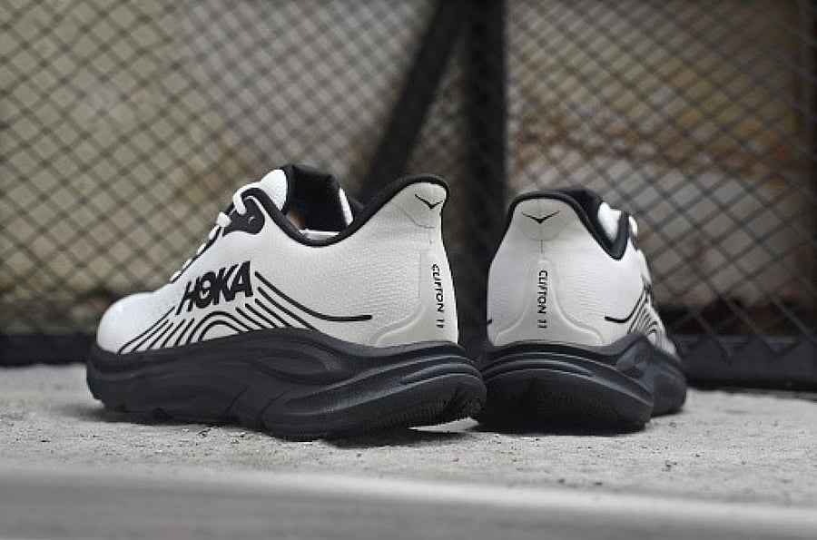 حذاء HOKA Clifton 11