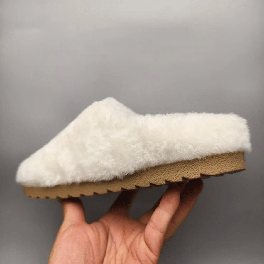 حذاء شتوي  UGG