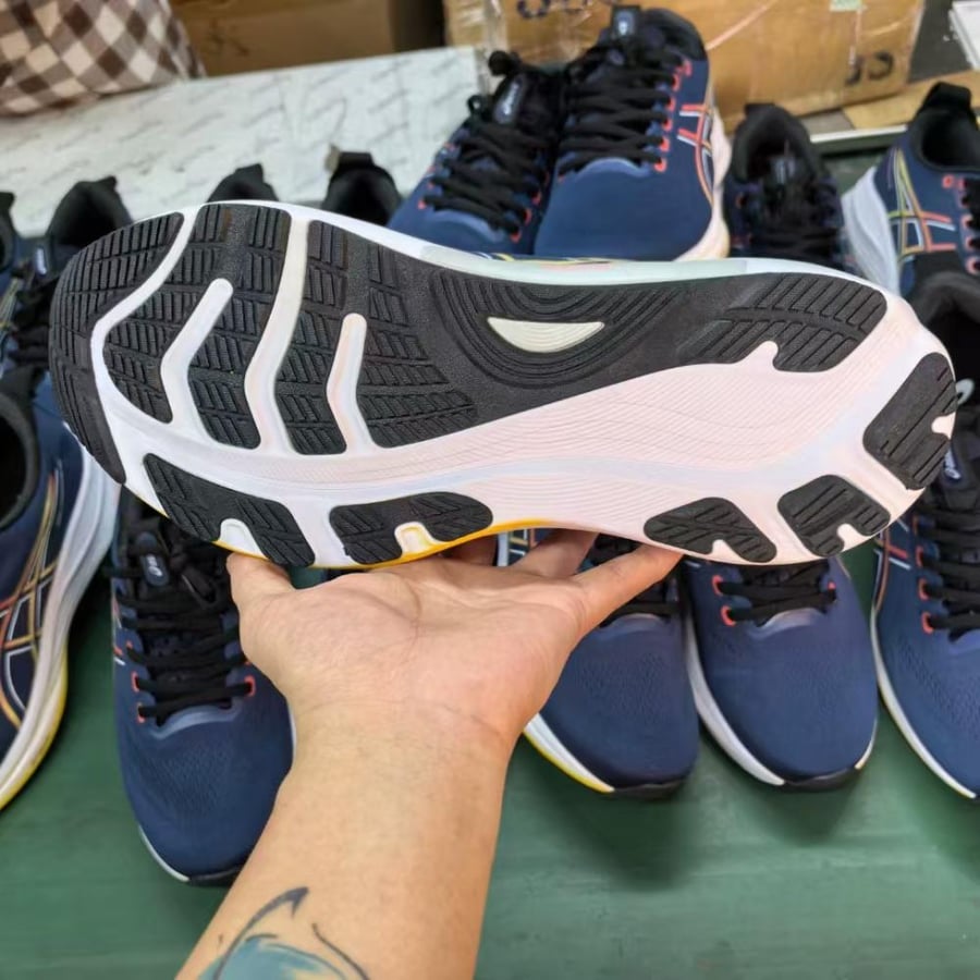ASICS GEL-KAYANO 32