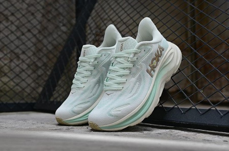 حذاء HOKA Clifton 10