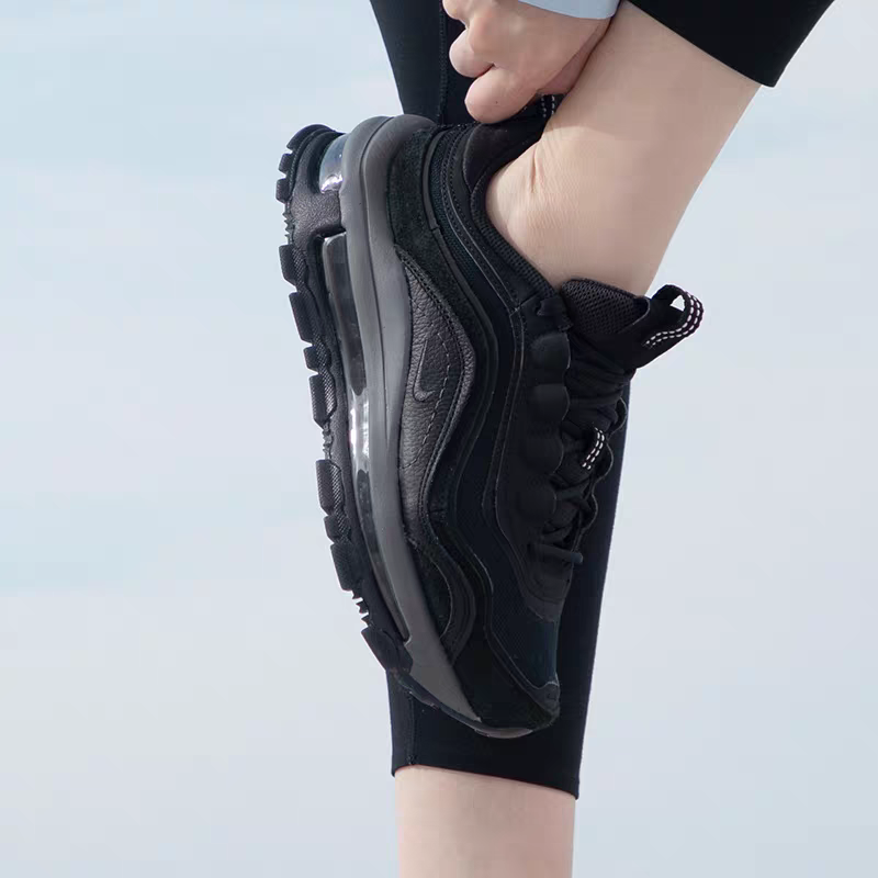 حذاء Nike Tekno