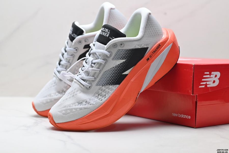 حذاء  New Balance FuelCell Rebel v5