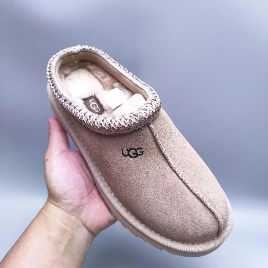 حذاء شتوي UGG