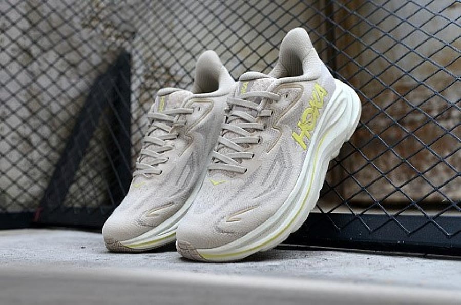 حذاء HOKA Clifton 10
