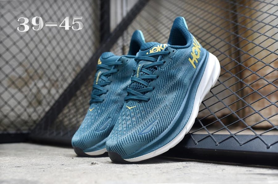 حذاء HOKA Clifton 9