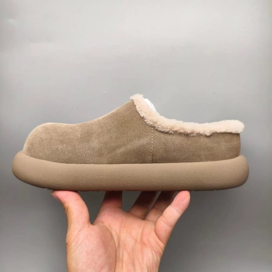 حذاء شتوي  UGG