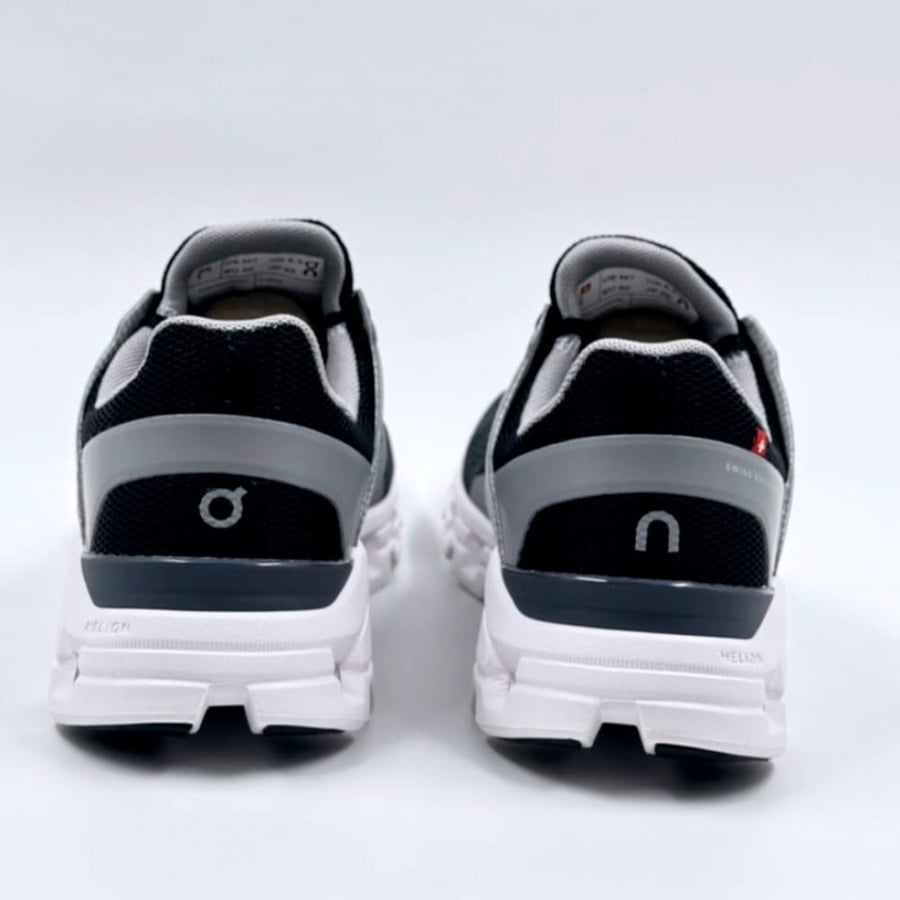 حذاء On Running cloud