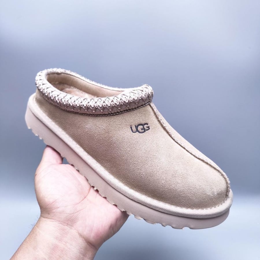 حذاء شتوي UGG