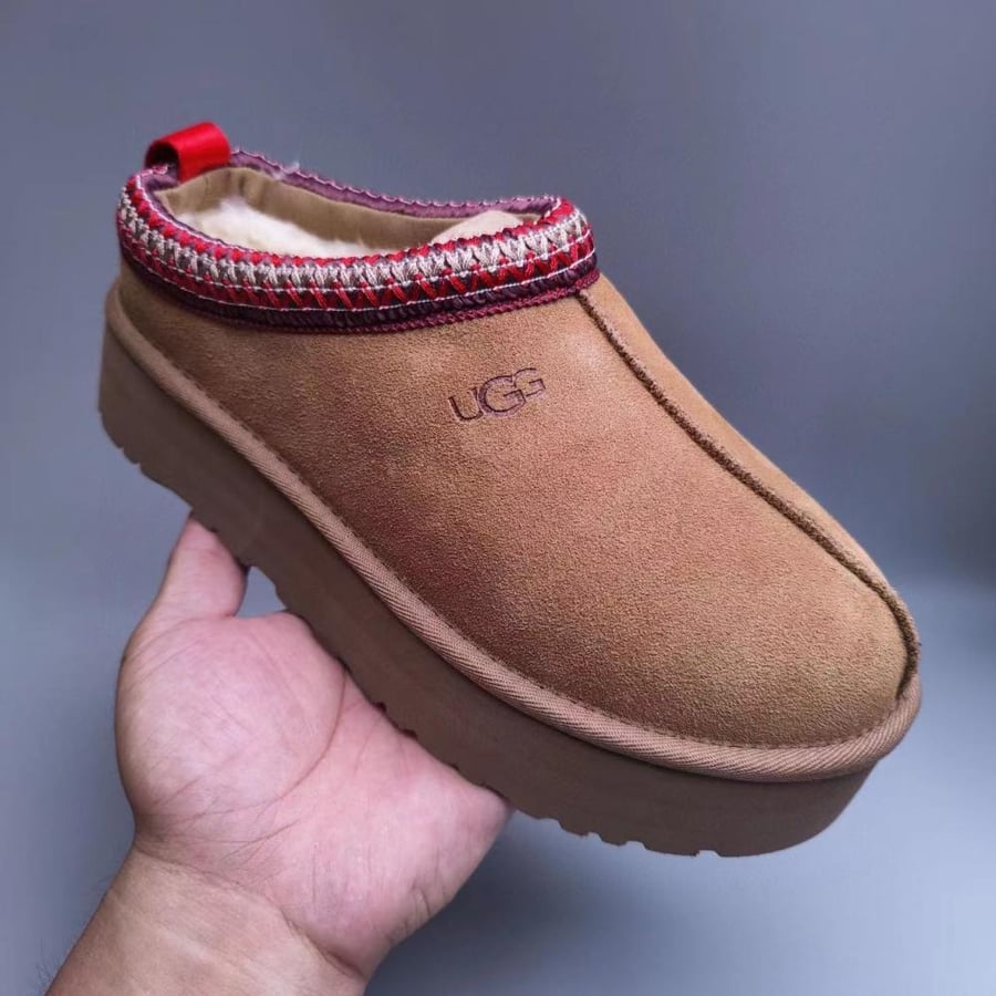 حذاء شتوي  UGG