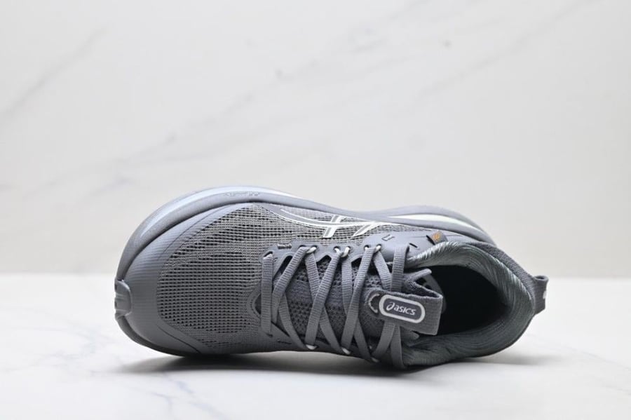 ASICS GEL-NIMBUS 28