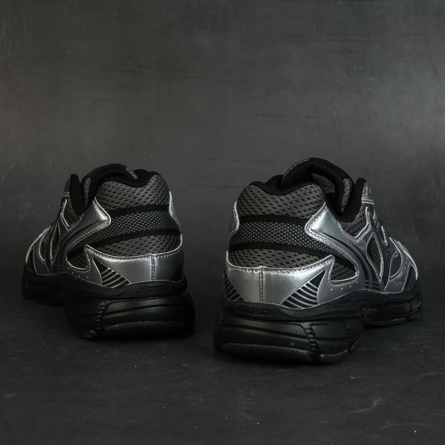 حذاء ميزونو – Mizuno