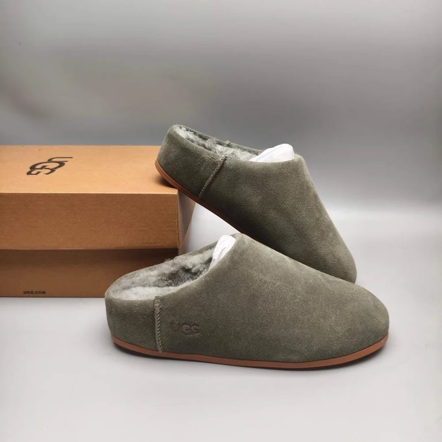 حذاء شتوي  UGG