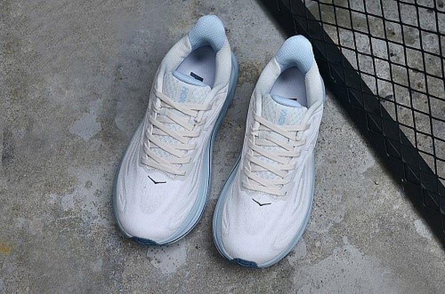 حذاء HOKA Clifton 10